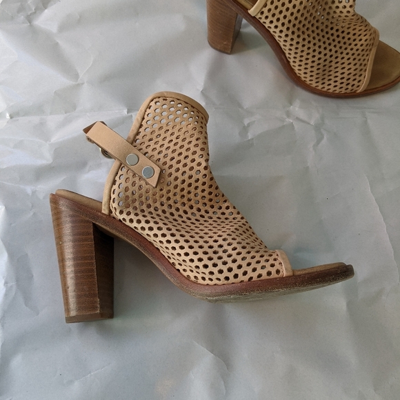 Rag and bone Wyatt sandals 7.5(37.5) in EUC - Picture 7 of 8